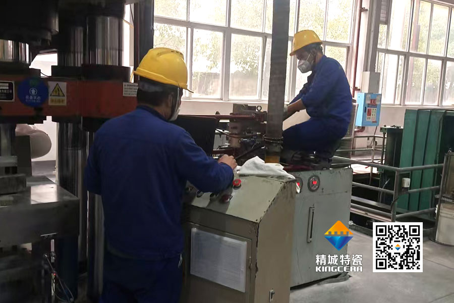 以厂为家，，勇于继续：魏科班组自主刷新压机纪实